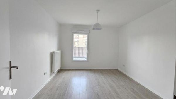 TOURCOING secteur Blanc Seau T2 52m² avec grande terrasse et parking