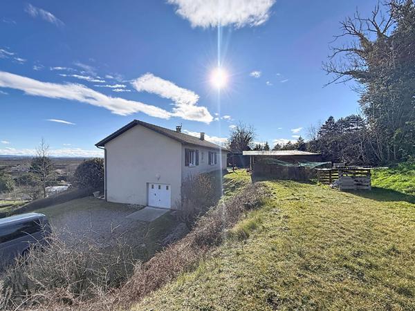 Maison Pérouges 4 pièces 100 m2, terrain clos et piscine, proche Meximieux et gare