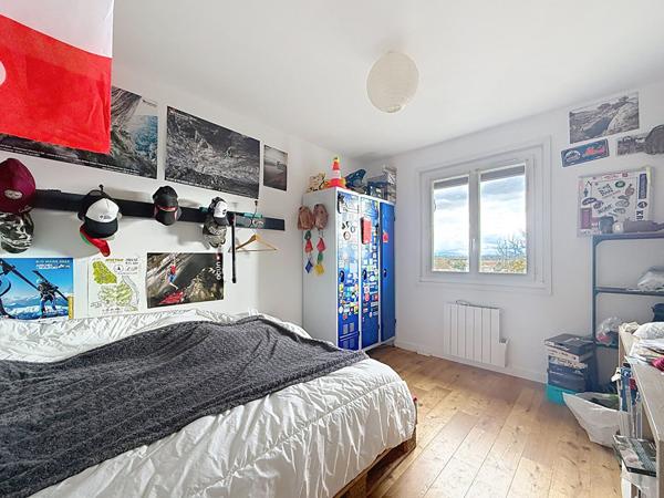 Maison Pérouges 4 pièces 100 m2, terrain clos et piscine, proche Meximieux et gare