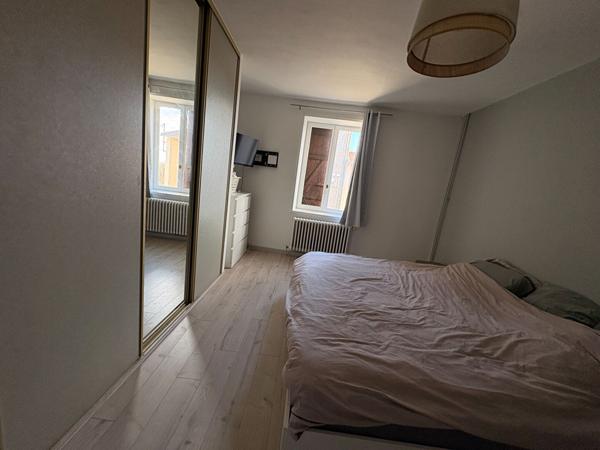 MAISON DE VILLE - NEYRON