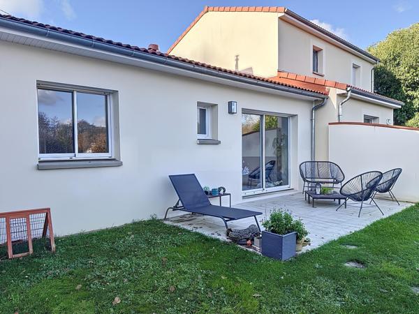 Maison de plain-pied récente - Proche centre de Bouguenais, cadre verdoyant