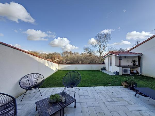 Maison de plain-pied récente - Proche centre de Bouguenais, cadre verdoyant