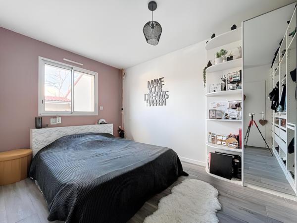 Maison de plain-pied récente - Proche centre de Bouguenais, cadre verdoyant