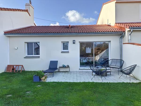 Maison de plain-pied récente - Proche centre de Bouguenais, cadre verdoyant