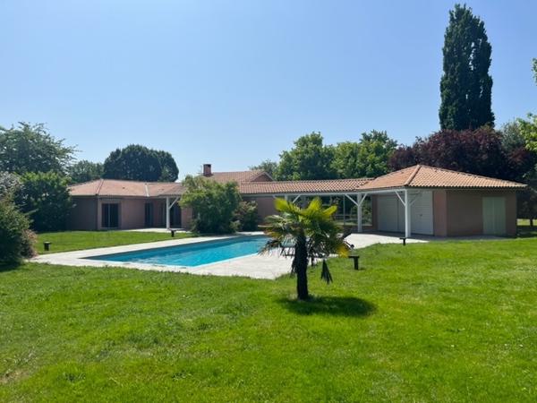 MERIGNAC PAS DE L'ANE - BURCK - Parc de 8400m² - Maison de 160m² avec piscine, pool house, garage de 115m².