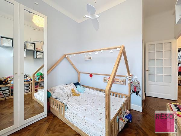 APPARTEMENT TYPE HAUSSMANNIEN