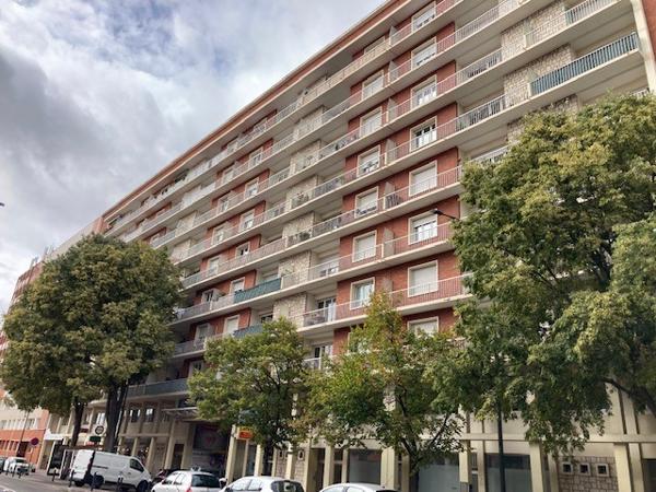 T3 Traversant Rénové Quartier Patte d'Oie