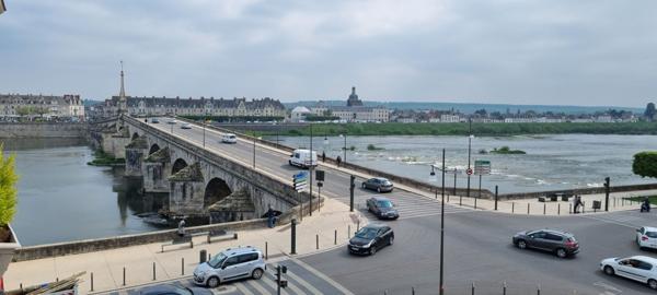 BLOIS APPARTEMENT DE 84m² AVEC UNE VUE PANORAMIQUE SUR LA LOIRE !