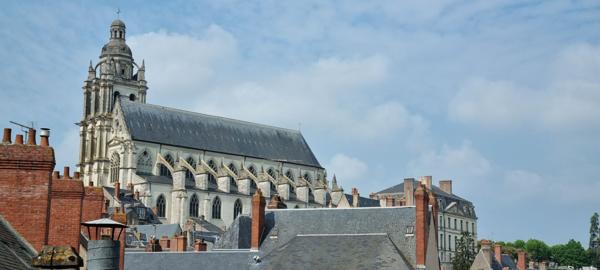 BLOIS APPARTEMENT DE 84m² AVEC UNE VUE PANORAMIQUE SUR LA LOIRE !