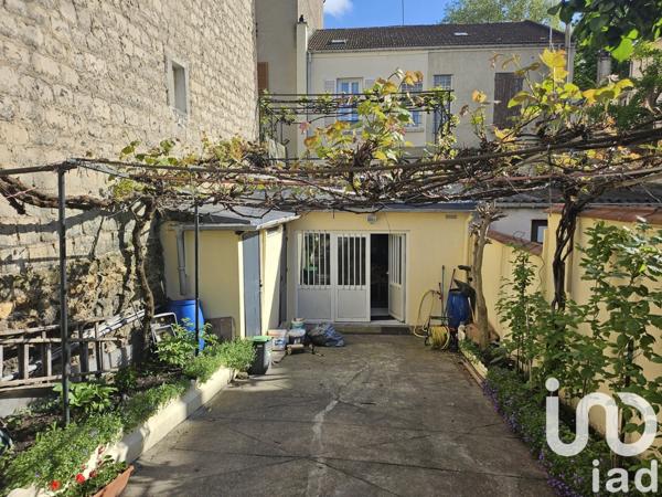 Maison de ville 6 pièces de 115 m² à Saint-Denis (93200)