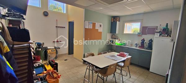 Local d'activités de 246 m²