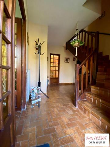 Exclusivité sur Gachet Nantes Maison familiale au fort potentiel dans un cadre verdoyant