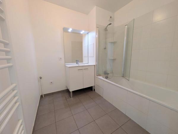 Appartement à vendre 3 pièces avec Balcon - 3ème étage - BEZONS (95)