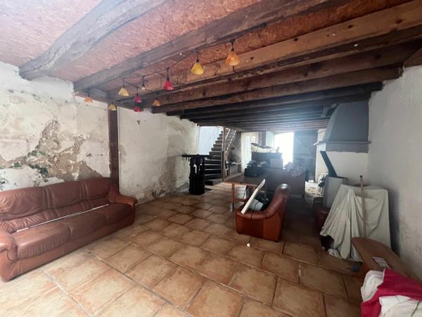 Maison à vendre    2 pièces •  Roquefort