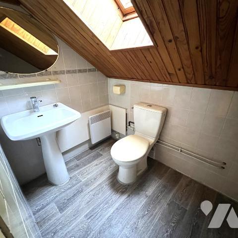 Pavillon 4 chambres avec sous-sol total - secteur résidentiel