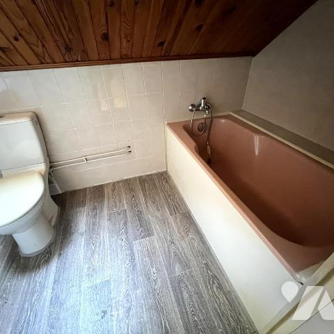 Pavillon 4 chambres avec sous-sol total - secteur résidentiel