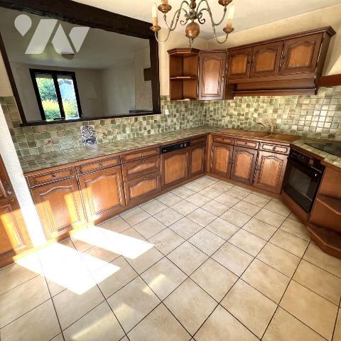 Pavillon 4 chambres avec sous-sol total - secteur résidentiel