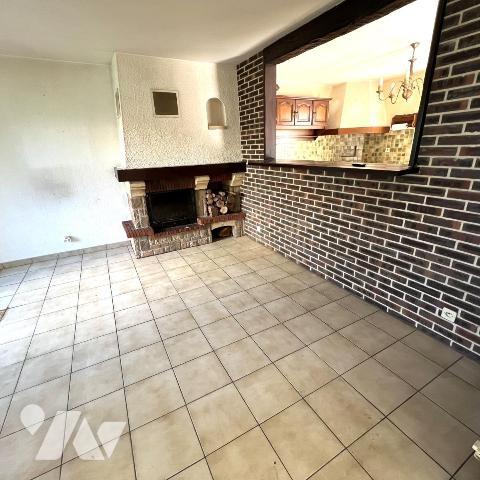 Pavillon 4 chambres avec sous-sol total - secteur résidentiel