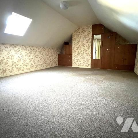 Pavillon 4 chambres avec sous-sol total - secteur résidentiel