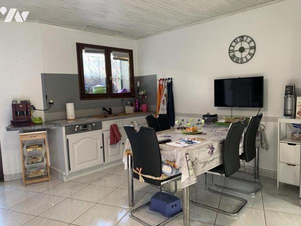 MAISON A VENDRE - ORNEX - 7 pièces - 366 m2 - Terrasse 140 m2 - Garages - Cour - Terrain 1.685 m2 - 