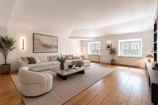 QUINCONCES – DERNIER ETAGE – PARKING