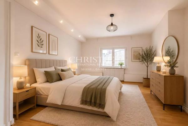 QUINCONCES – DERNIER ETAGE – PARKING