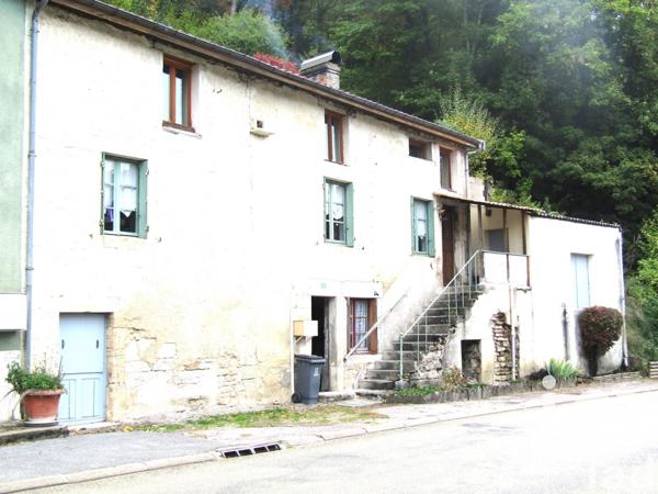 Maison de village 5 pièces de 110 m² à Doulaincourt-Saucourt (52270)