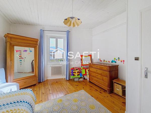 Moirans - Maison mitoyenne de 124m², 3 chambres, terrain environ 490m²