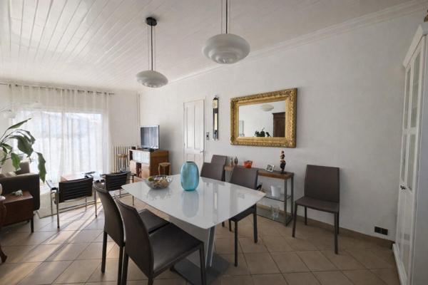 Moirans - Maison mitoyenne de 124m², 3 chambres, terrain environ 490m²