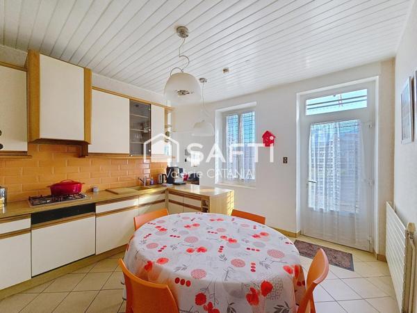 Moirans - Maison mitoyenne de 124m², 3 chambres, terrain environ 490m²