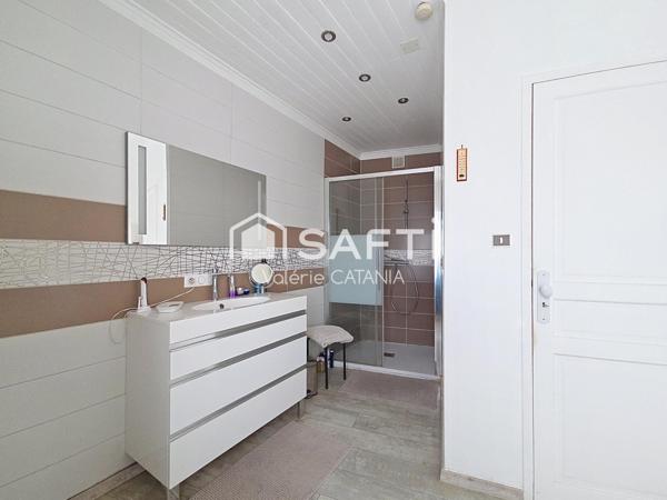 Moirans - Maison mitoyenne de 124m², 3 chambres, terrain environ 490m²