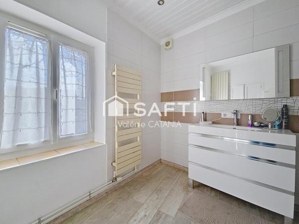 Moirans - Maison mitoyenne de 124m², 3 chambres, terrain environ 490m²