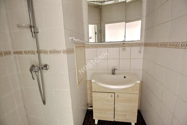 MONTREUIL, QUARTIER BEAUMONTS-RENAN, APPARTEMENT 4 PIECES AVEC LOGGIA ET PARKING