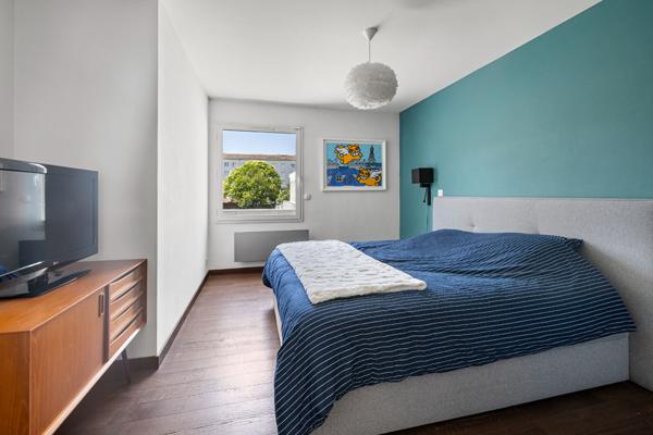 Maison d'Architecte avec Jardin et Piscine à Talence  À 10 min à pied du Parc Peixotto