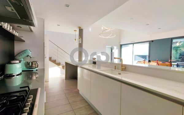 Maison à vendre    5 pièces •  La Rochelle