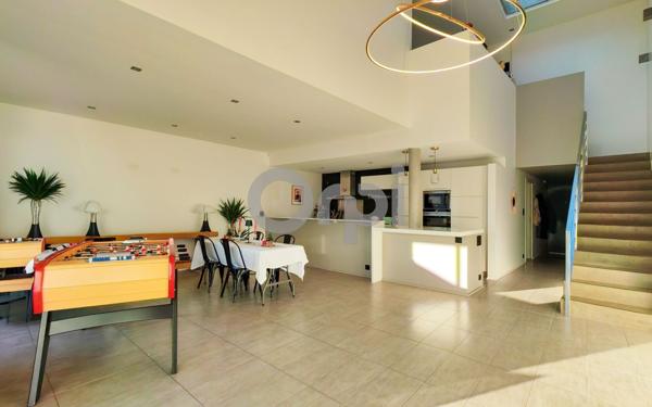 Maison à vendre    5 pièces •  La Rochelle