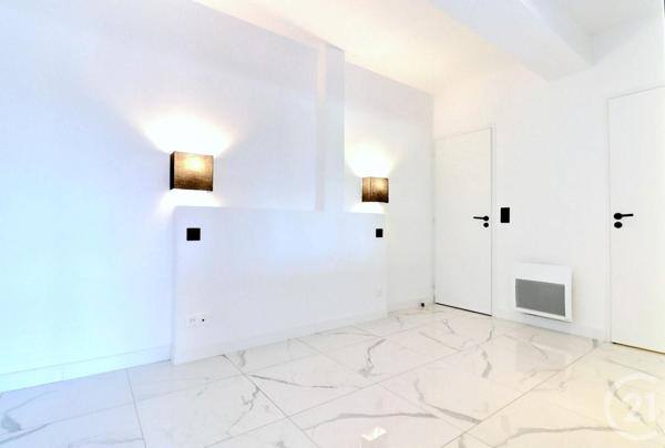 Appartement T3 à vendre  3 pièces - 47,14 m2 FREJUS - 83