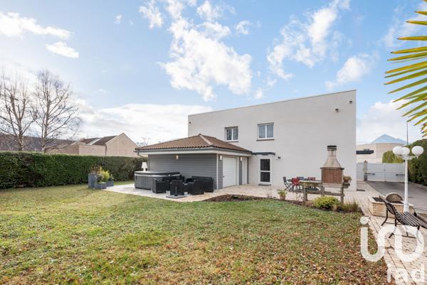 Maison à vendre 10 pièces 300 m² Claix