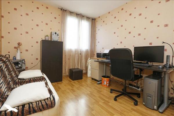 Appartement à vendre 215 660 € Saint-Cyr-sur-Loire 4 p 96,8 m² DPE D