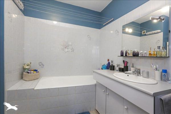 Appartement à vendre 215 660 € Saint-Cyr-sur-Loire 4 p 96,8 m² DPE D