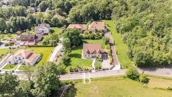 Vaux-sur-Seine, Maison 5 Chambres -  196 m² à vendre