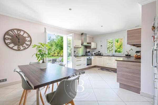 Vaux-sur-Seine, Maison 5 Chambres -  196 m² à vendre