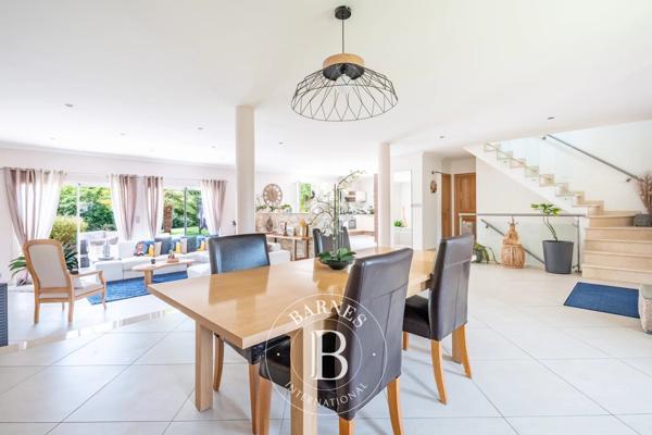 Vaux-sur-Seine, Maison 5 Chambres -  196 m² à vendre