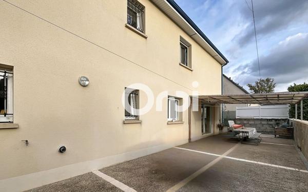 Maison à vendre    7 pièces • 152 m2 Saint-Pantaléon-de-Larche