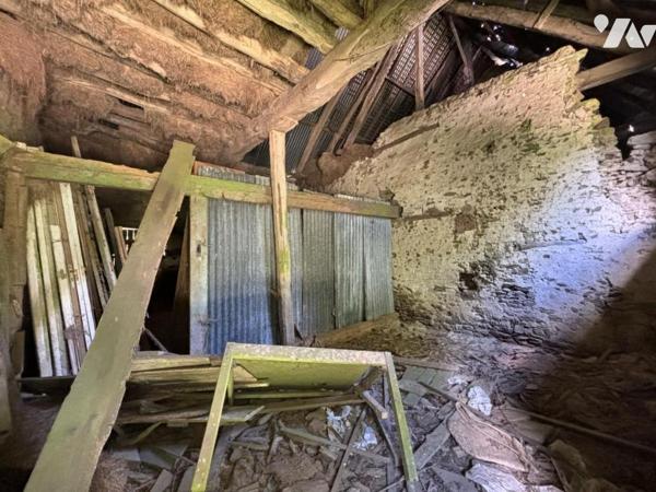 BATIMENT EN PIERRE A TRANSFORMER EN HABITATION