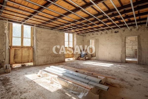 Vente Maison 10 pièces de 400m² - 30610 Sauve