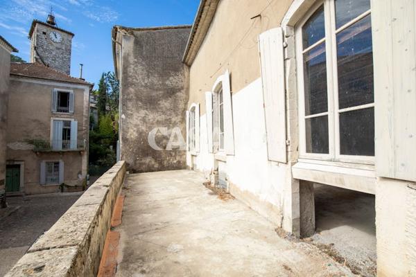 Vente Maison 10 pièces de 400m² - 30610 Sauve