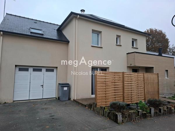 Maison à LE GENEST-SAINT-ISLE, 53940 - 8 pièces 161m²