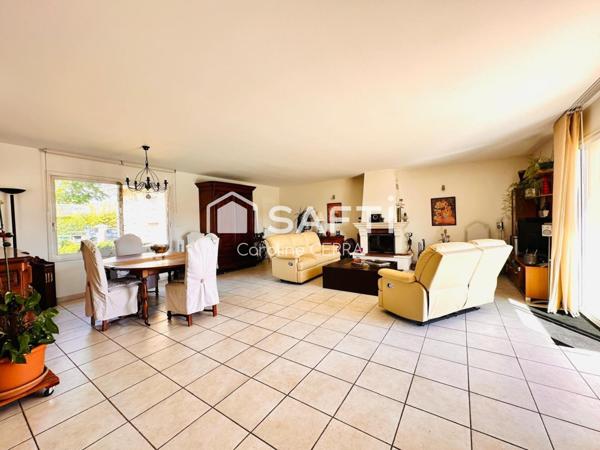 Maison 3 chambres, proche du tram, au calme avec piscine