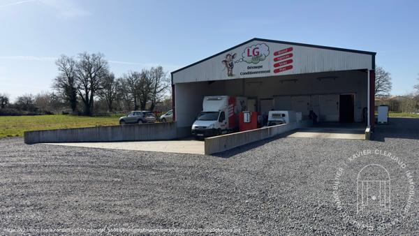 Local d'activité , Nueil les aubiers